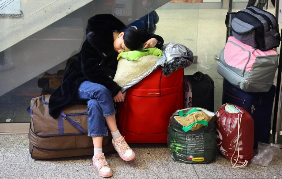 Українці повертаються додому: на кордоні зафіксували позитивну динаміку